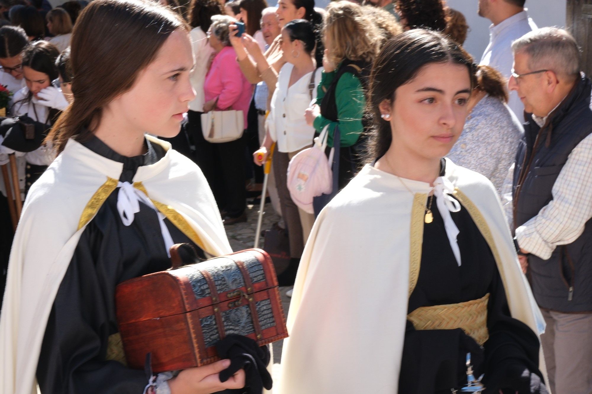 Concentración de tronos chicos en Antequera