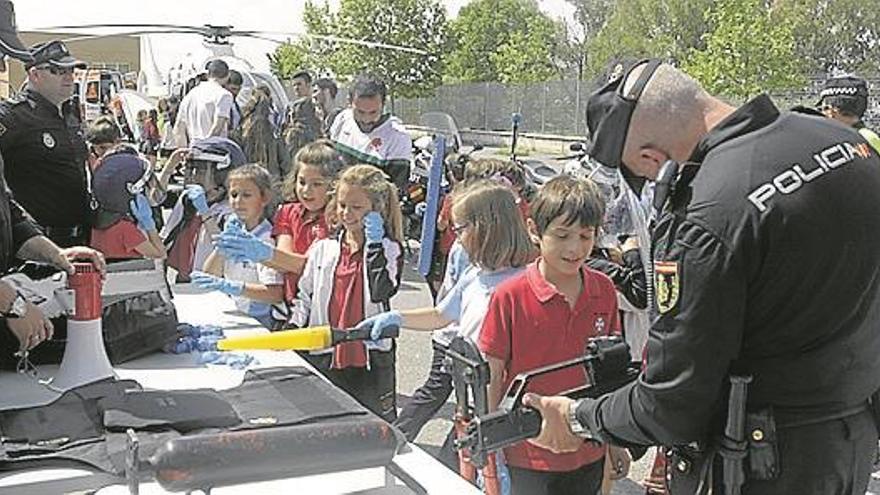 La policía muestra su trabajo en el San Antonio