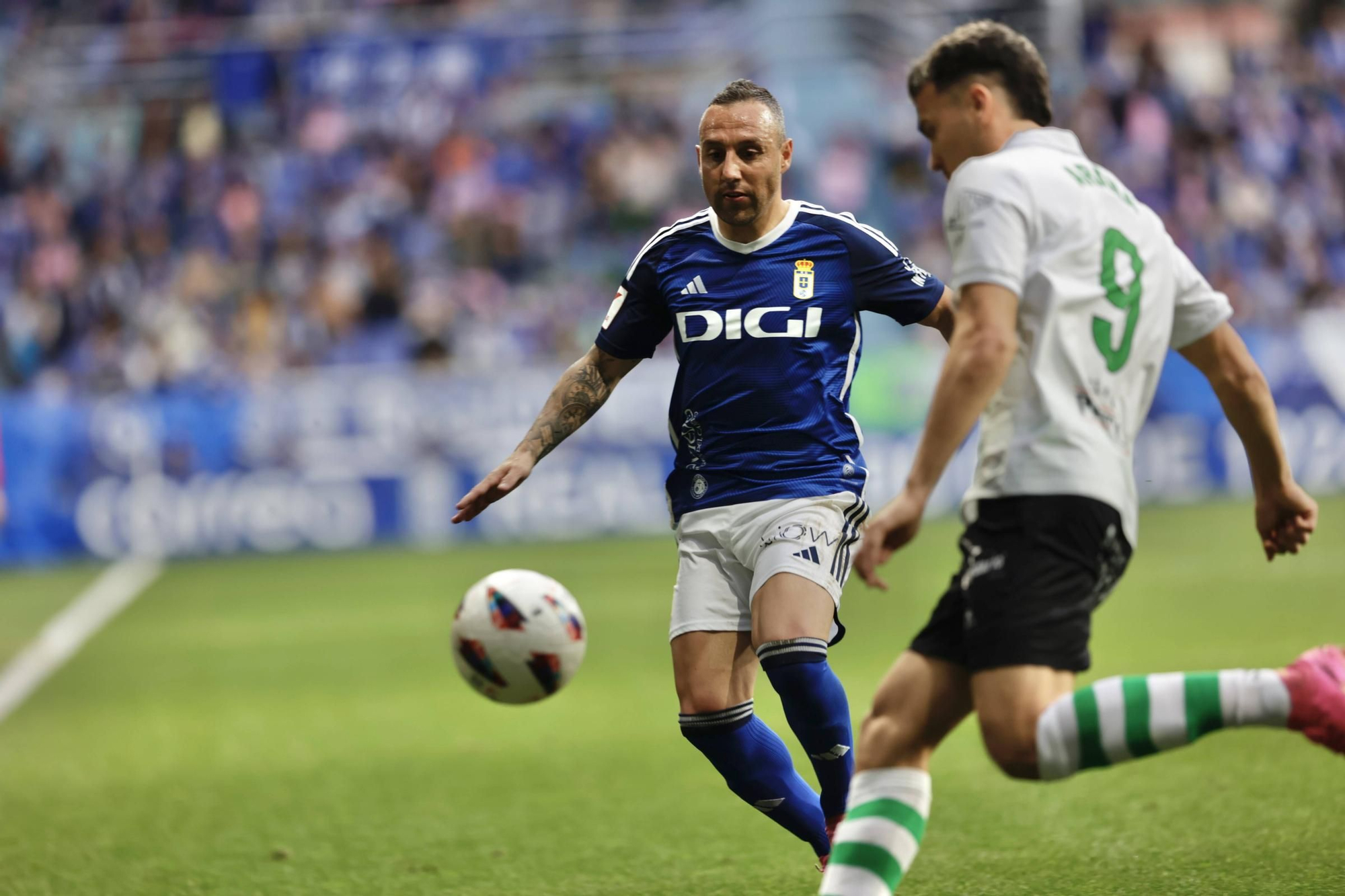 EN IMÁGENES: Partido y ambientazo del Real Oviedo-Racing de Santander disputado en el Tartiere