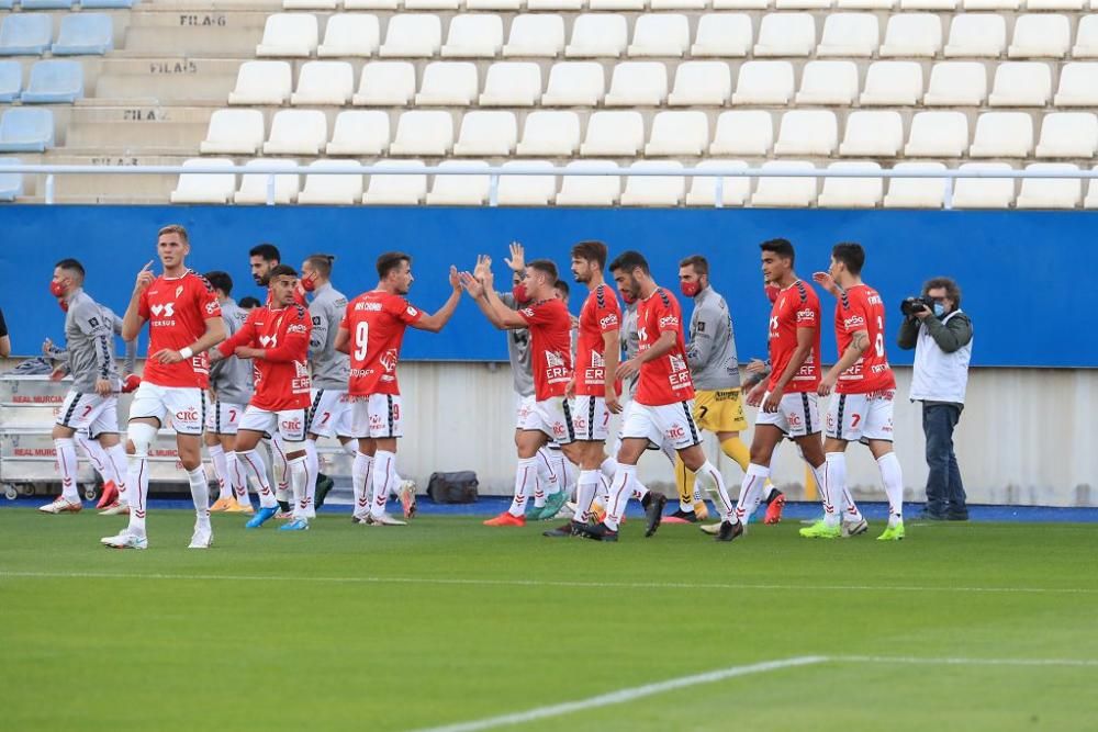 Toril sentencia al Lorca y da el primer triunfo al Real Murcia