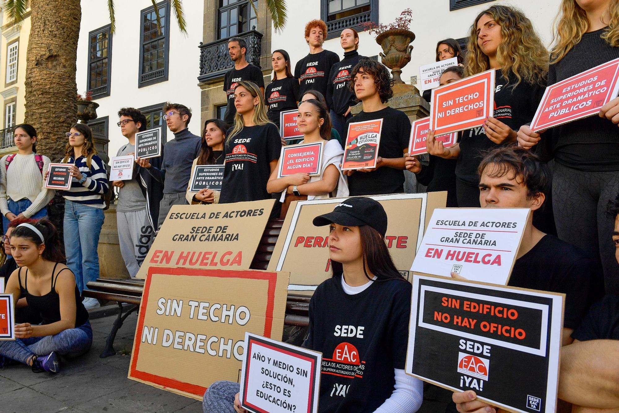 Nueva protesta de la Escuela de Actores de Canarias