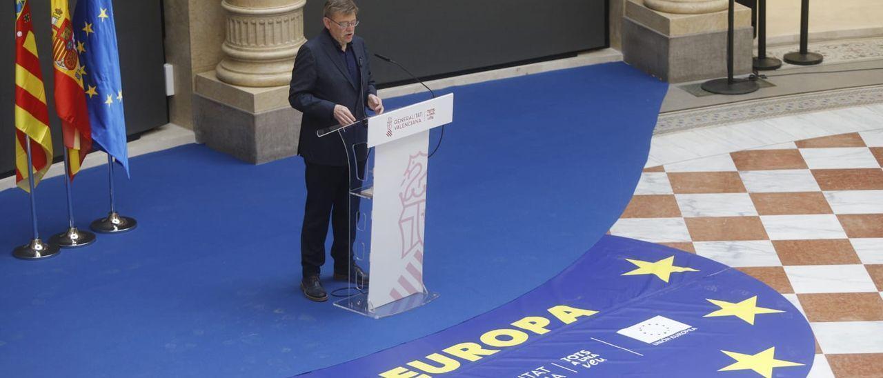Ximo Puig durante su ponencia en el acto con motivo del Día de Europa