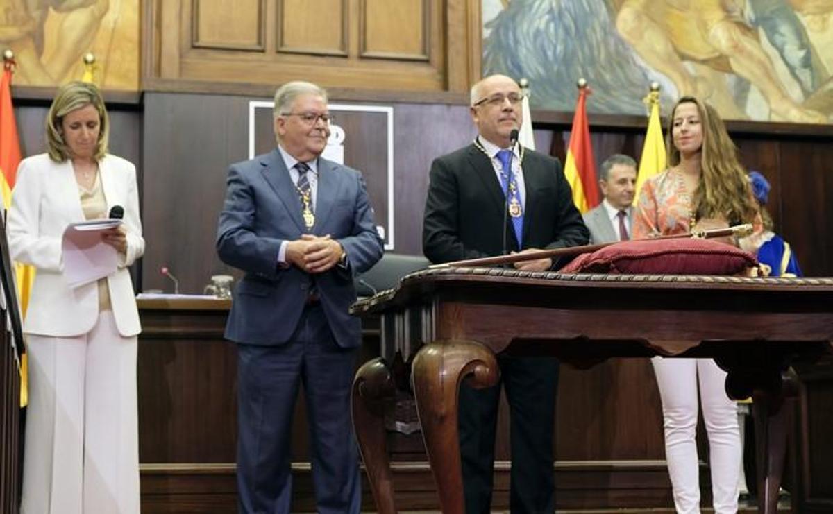 Toma de posesión de Morales como presidente del Cabildo de Gran Canaria