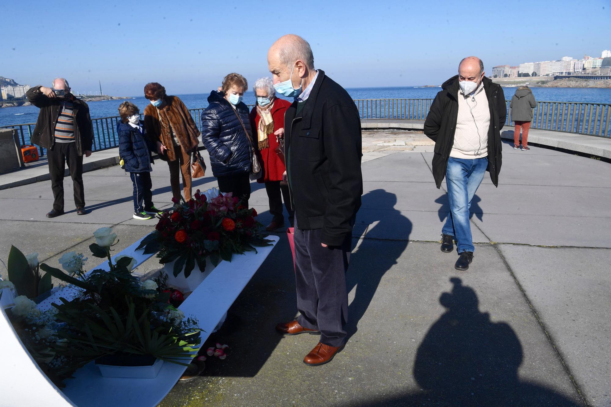 A Coruña recuerda a los héroes del Orzán en un emotivo acto