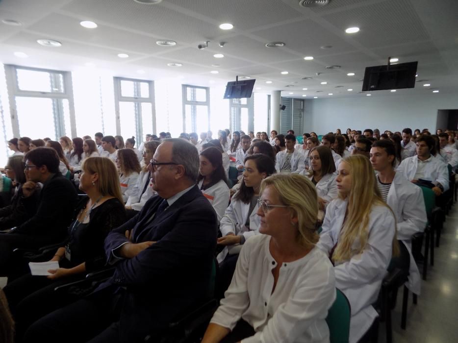 Imatges de l'acte de benvinguda als estudiants de Medicina a UManresa.