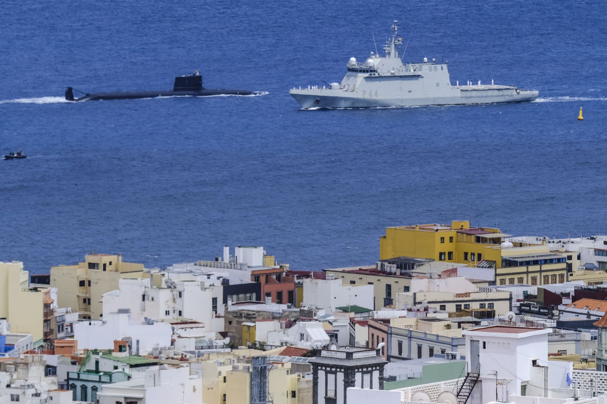 Los actos por el Día de las Fuerzas Armadas en Las Palmas de Gran Canaria, en imágenes