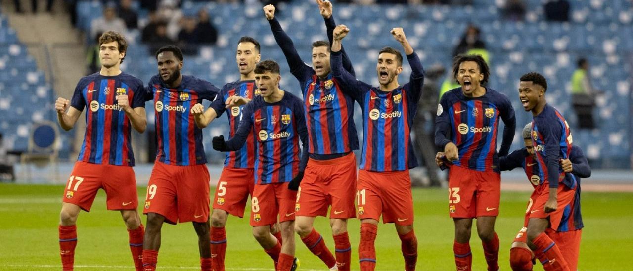 El Barça celebra un gol en la tanda de penaltis contra el Betis en la semifinal de la Supercopa de España