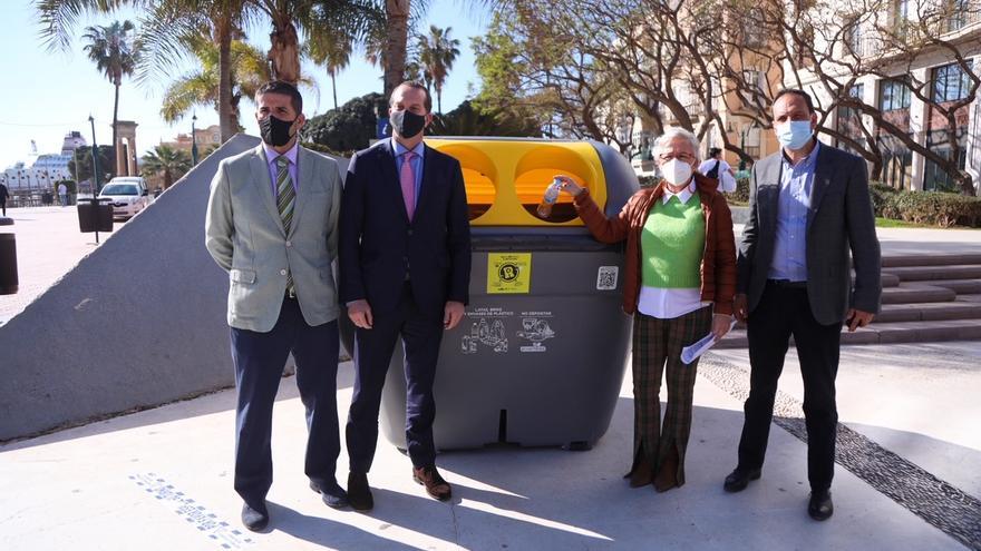 Implantan en Málaga un sistema de recompensas para promover el reciclaje de plástico