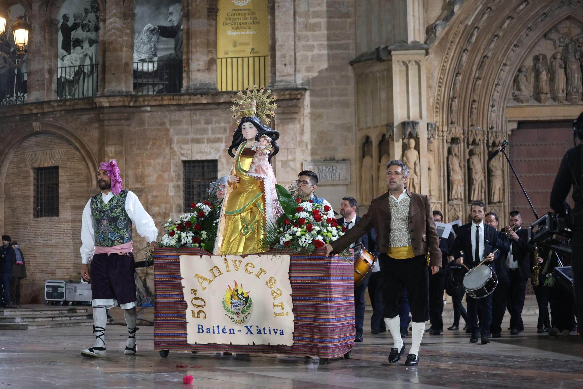 Búscate en el primer día de la Ofrenda en la calle San Vicente entre las 23 y las 24 horas