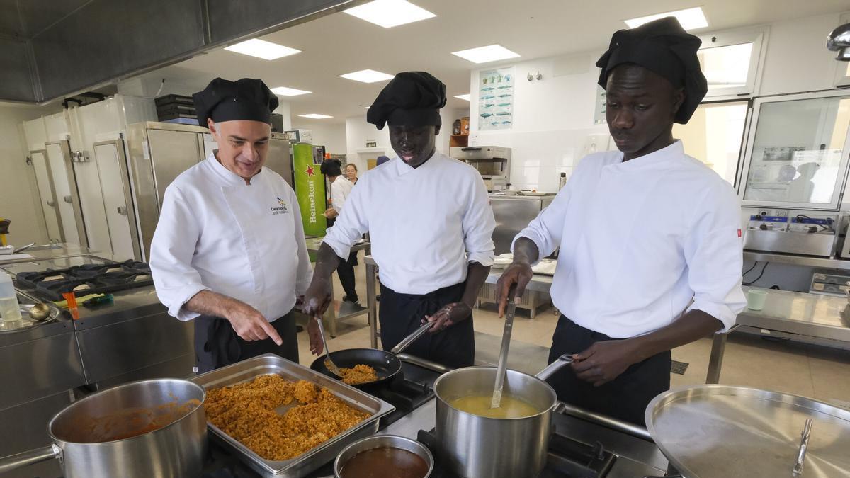 Estudiantes migrantes en la FP de Cocina y Restauración del CIFP en Santa María de Guía