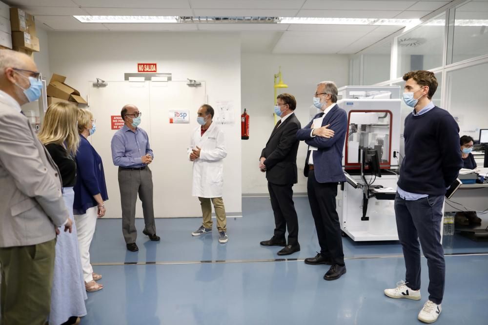 Visita de Ximo Puig y Ana Barceló a las instalaciones de Fisabio, donde se desarrolla un test rápido del coronavirus que costará sólo 1 euro.