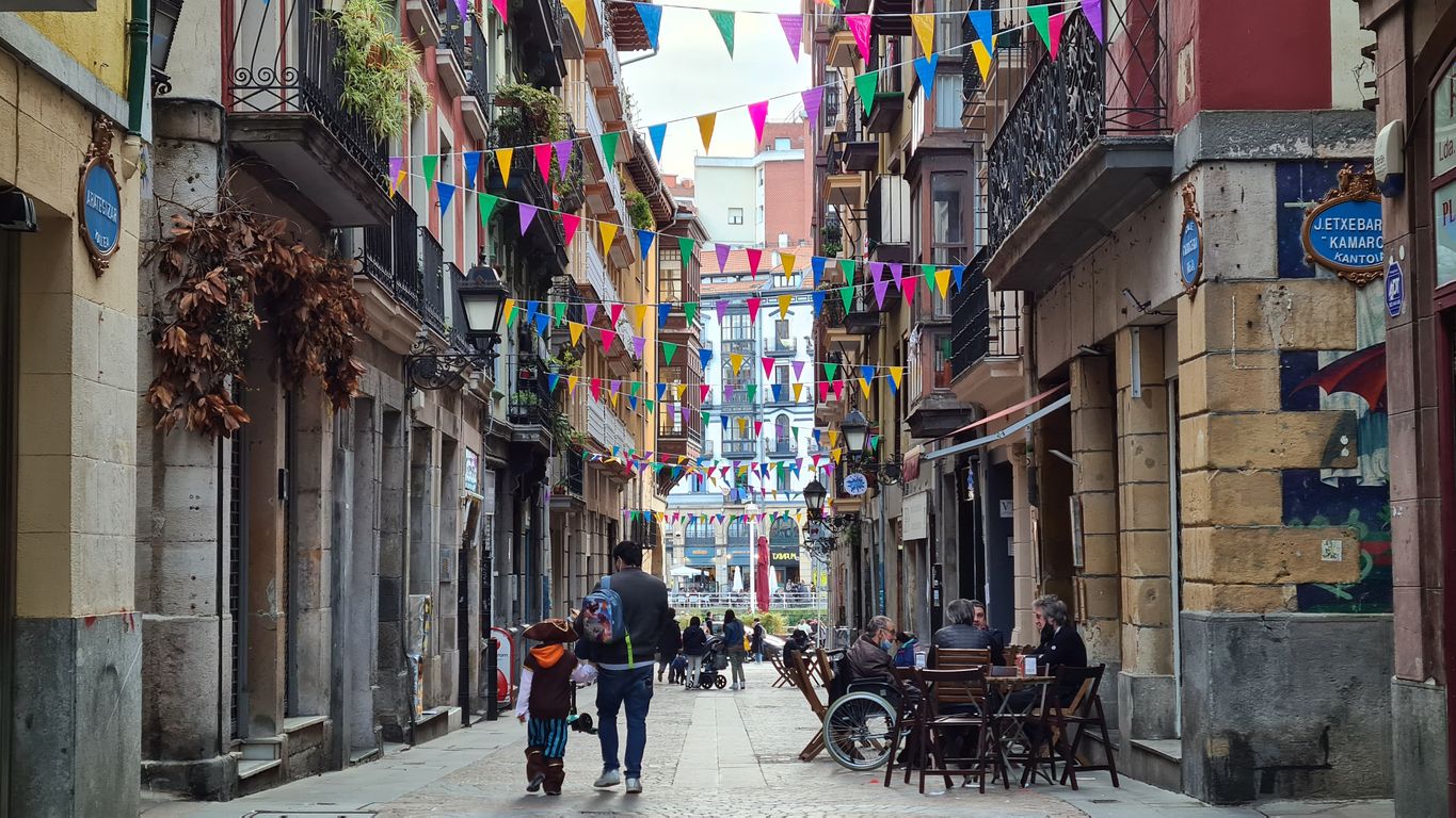 Las 7 calles son el corazón de Bilbao, y el paraíso de los pintxos y el txikiteo.