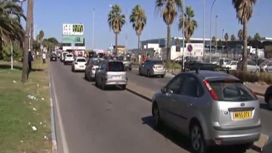 Vuelven las colas de hasta tres horas en Gibraltar