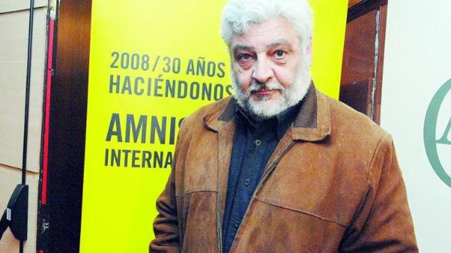 Vicente Romero, ayer, en la Biblioteca de Asturias de Oviedo