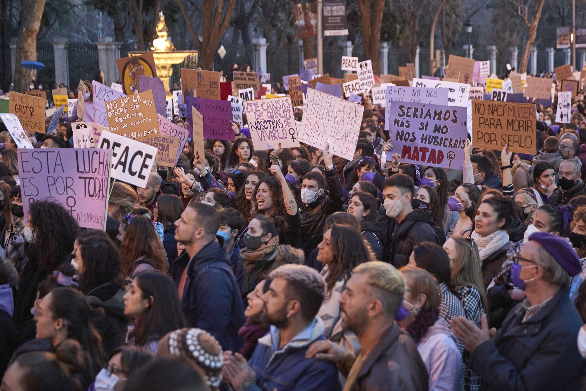 Más de 3.000 personas se suman en Madrid a la marcha feminista alternativa