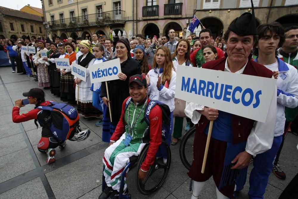 Los participantes en el Mundial de Duatlón toman Avilés