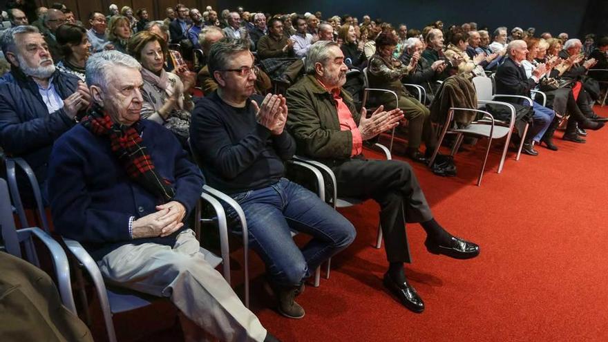 Público en el Club Prensa Asturiana de LA NUEVA ESPAÑA.