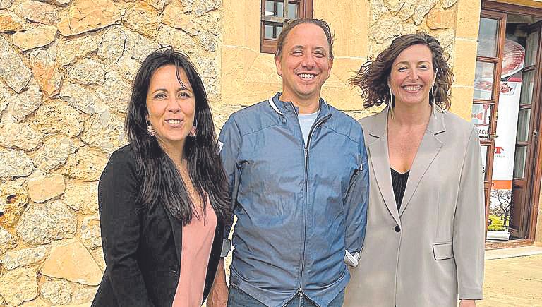 Anable Morales, Kevin Becker y Cristina Lonardoni.jpg