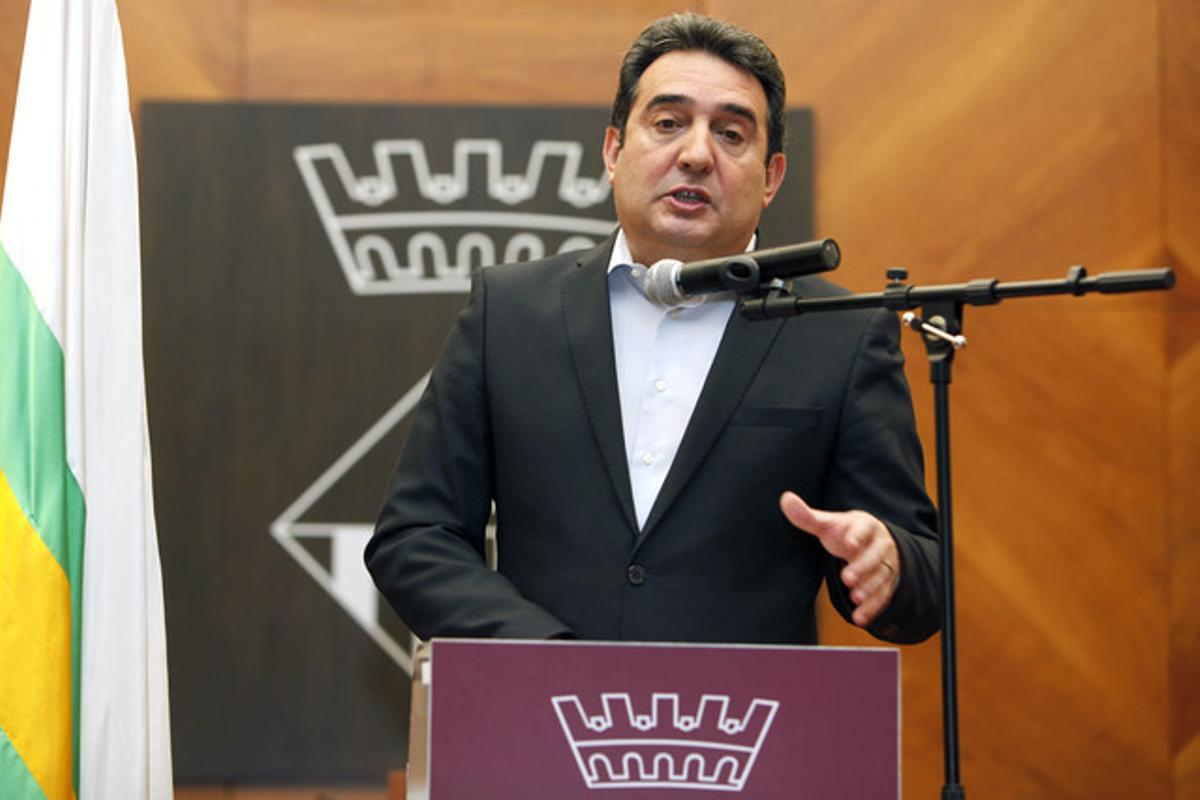 Manuel Bustos, durant la roda de premsa en què va anunciar que dimitia com a alcalde de Sabadell, dijous passat. Manuel Bustos, durant la roda de premsa en què va anunciar que dimitia com a alcalde de Sabadell, dijous passat.