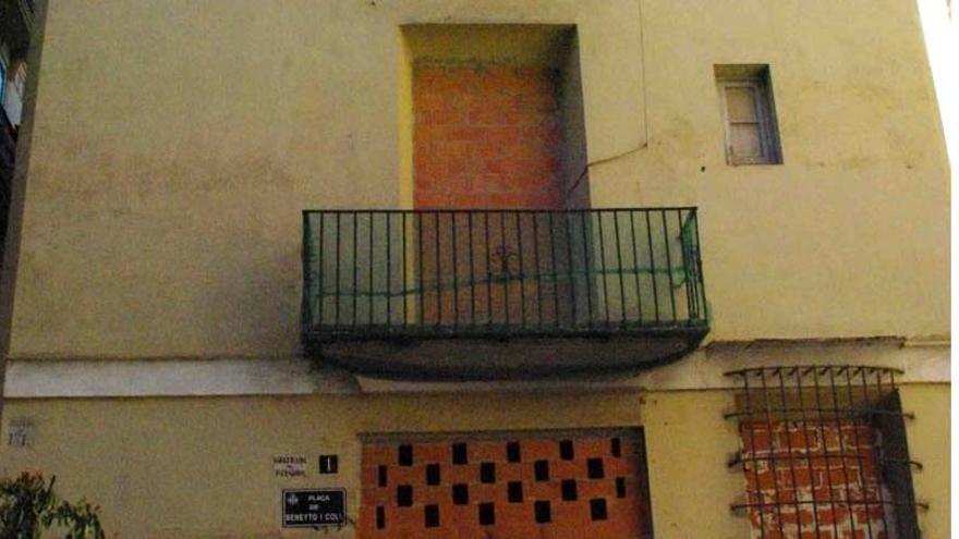 Un edificio situado en el entorno de  la muralla va al registro de solares