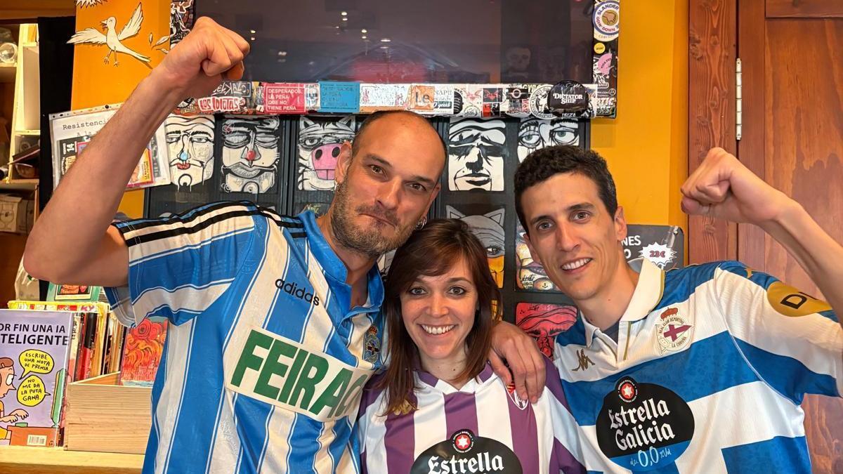 Alberto, a la izquierda, junto a Patricia (centro), su pareja, y Javi (derecha), un amigo