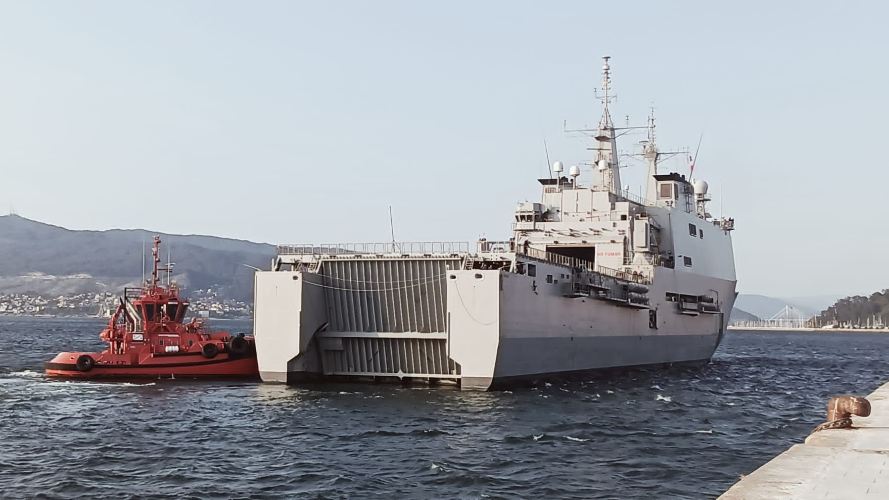 La Armada española desembarca en Vigo