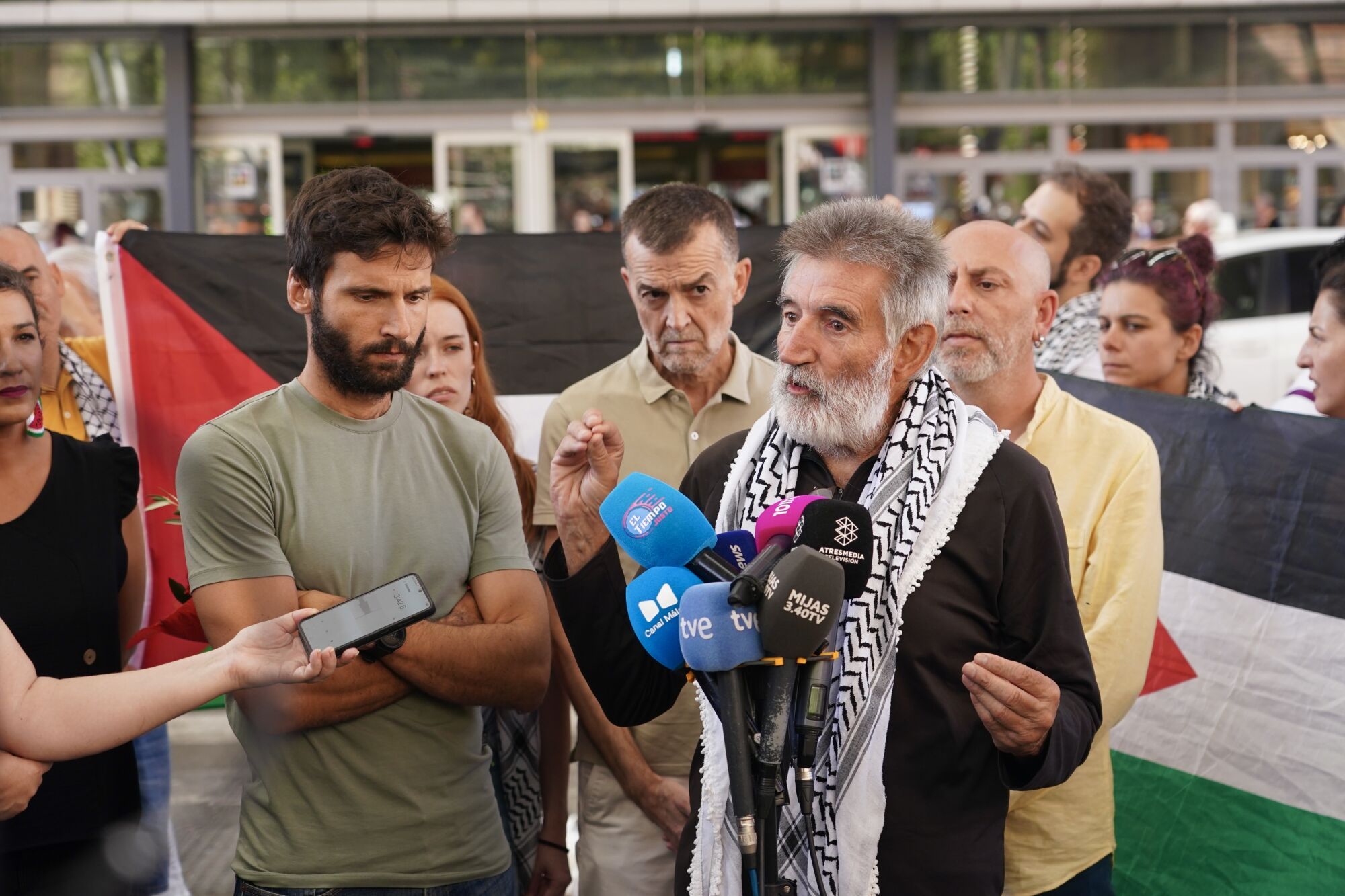 Los malagueños de la flotilla retenidos por Israel vuelven a casa