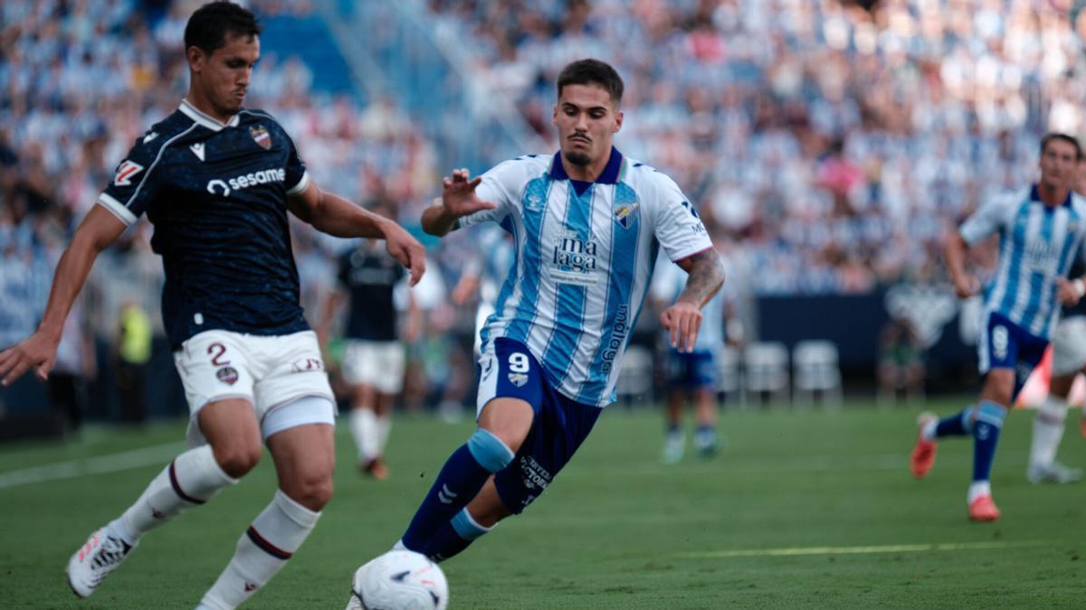 El Málaga CF se vuelve a quedar a medias ante el Levante en La Rosaleda