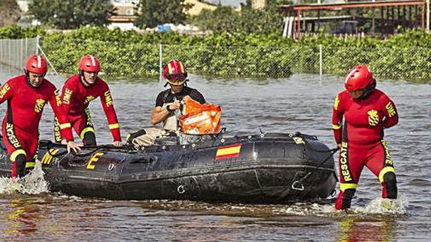 Imagen de efectivos de la Unidad Militar de Emergencias en Orihuela.