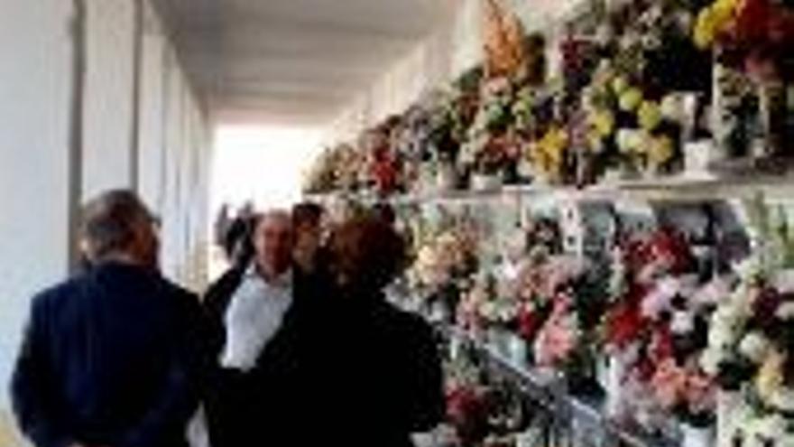 El ayuntamiento acondiciona el cementerio para los difuntos