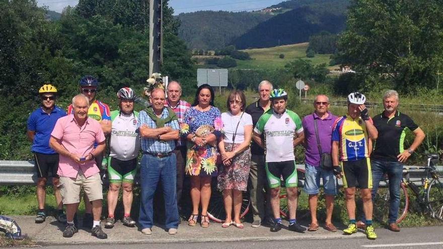 Homenaje al ciclista que murió de un infarto en Pravia