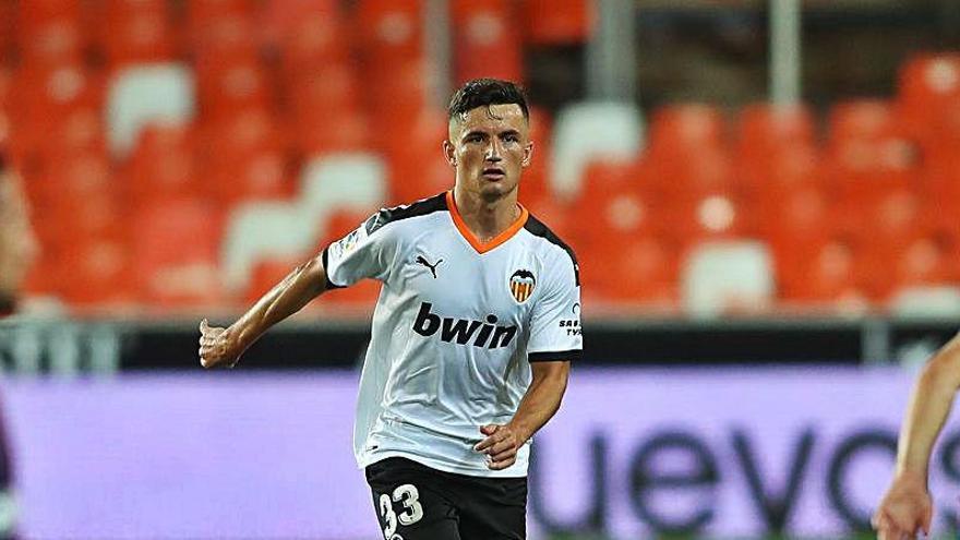 Su estreno como titular fue en Mestalla, ante el Levante.