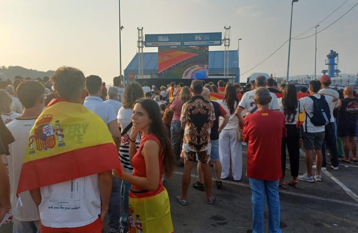 Pantalla gigante en Banda do Río en Bueu. | FDV