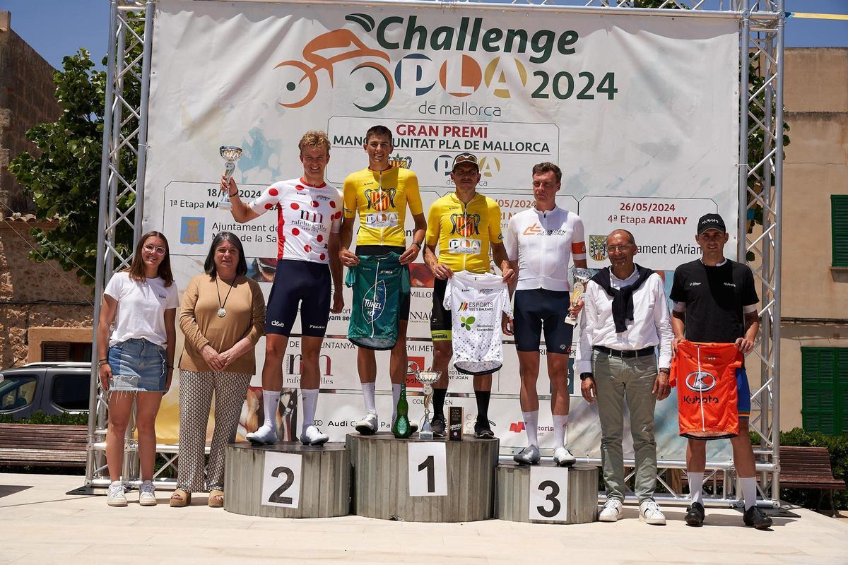 Ciclismo. Pla de Mallorca 2024. Podio final de la categoría Nivel 1 y 2