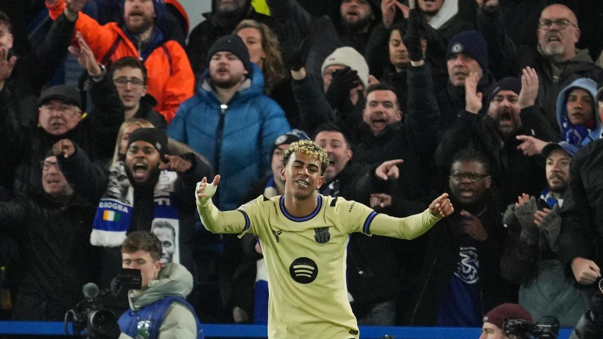Lamine Yamal, durante la derrota del Barça en Stamford Bridge.