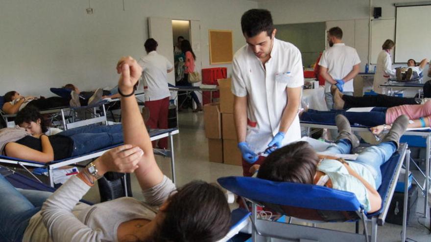 A Manresa ja fa sis anys que la FUB, l&#039;EPSEM-UPC i la UOC participen en la marató universitària de donació