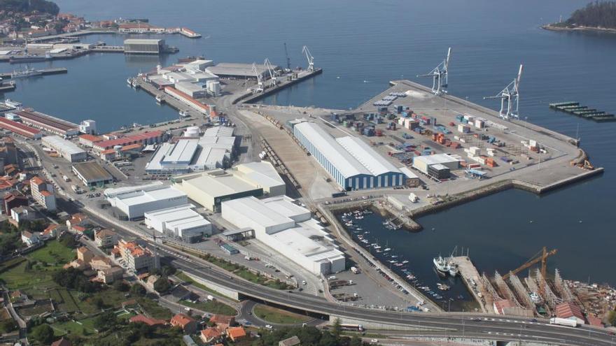 Vista aérea del Puerto de Marín. // G. Santos