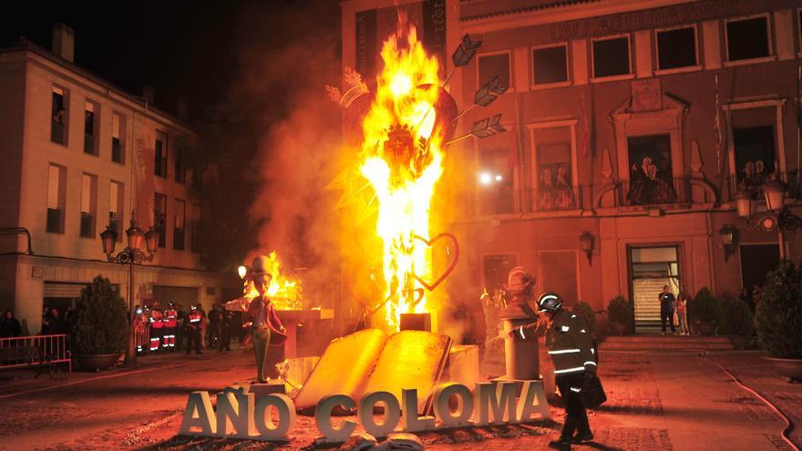 La &quot;cremà&quot; de las Fallas de Elda culmina las fiestas de la vuelta a la normalidad