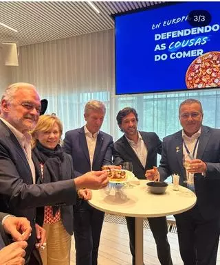 Paella con chorizo para 'disculpar' el pulpo con brócoli en Bruselas