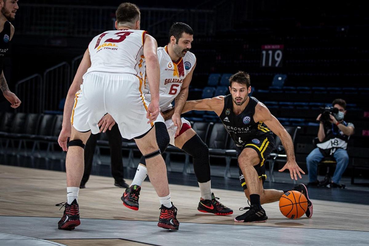 Fitipaldo, en el primer Galatasaray-Canarias.