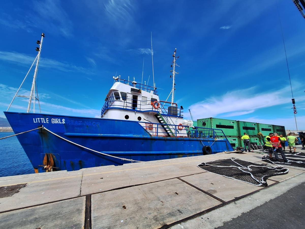 El 'Little Girls' a su llegada al puerto del sureste de Gran Canaria en octubre