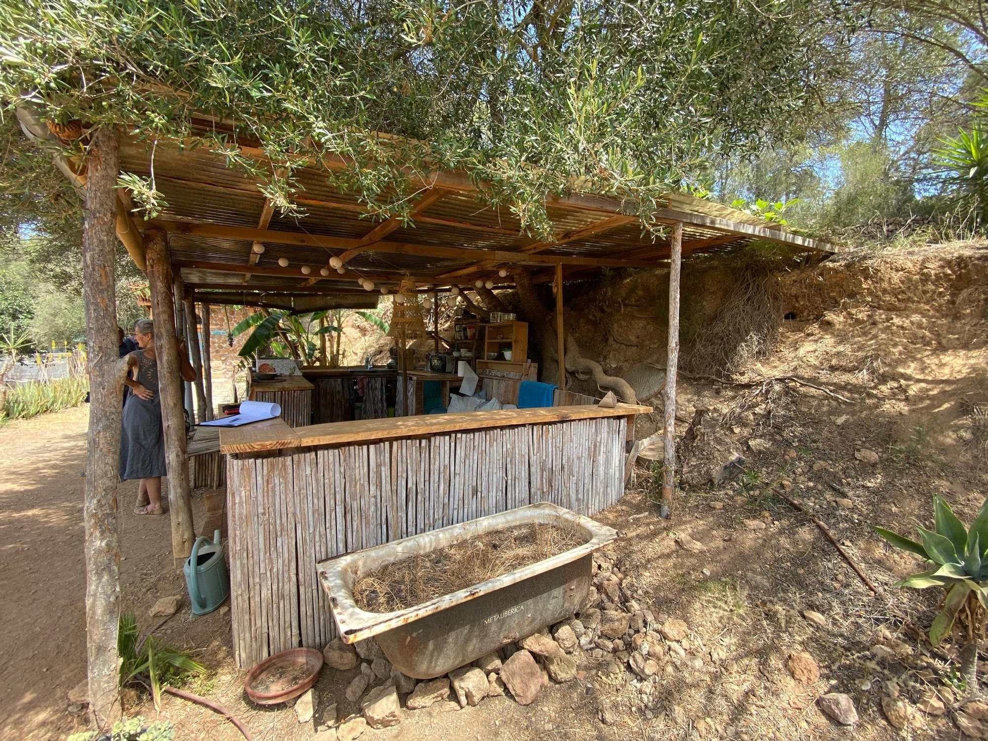 Galería: Derribadas las cabañas del centro Ibiza Yoga Benirràs