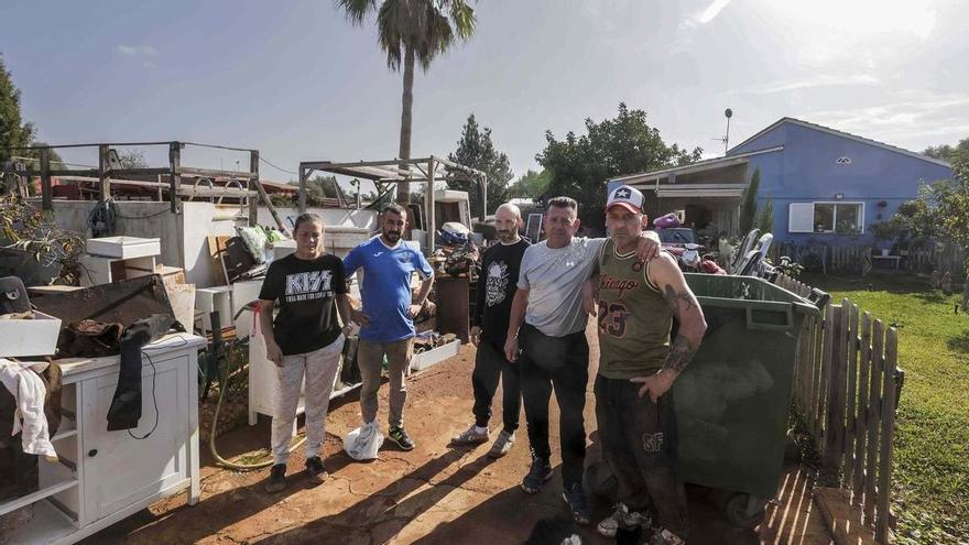 VÍDEO | Vecinos de Son Reus, ignorados tras la dana en Mallorca: «Lo hemos perdido todo y nadie ha venido a preguntarnos si necesitamos algo»