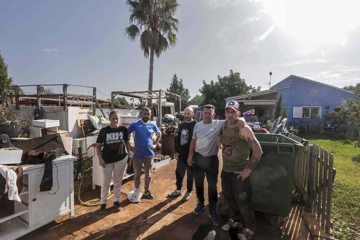 Fotos | Vecinos de Son Reus en Palma lo pierden todo tras el paso de la dana en Mallorca