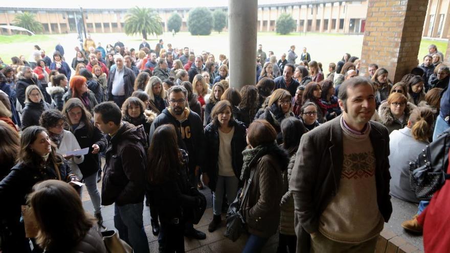 Los &quot;vigilantes&quot; de las grandes oposiciones de Sanidad: 500 auxiliares, 215 controladores de accesos, 150 en seguridad y 72 de limpieza