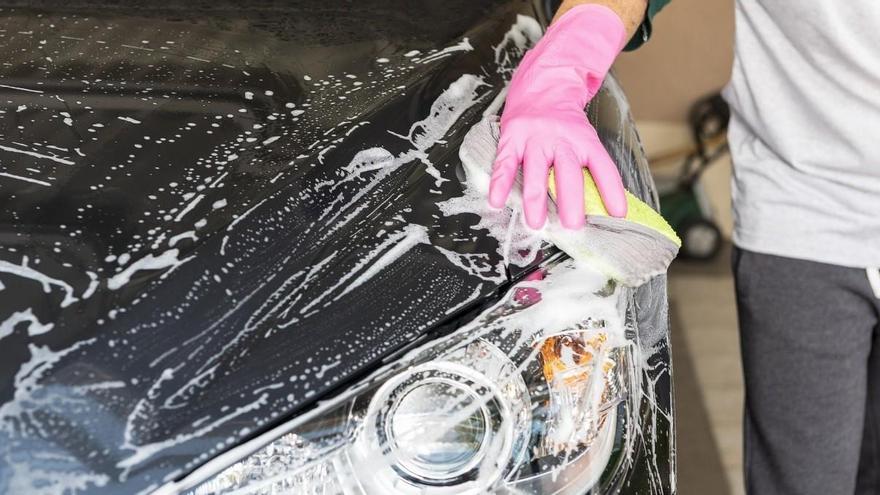 Claves y consejos para limpiar el exterior del coche de forma