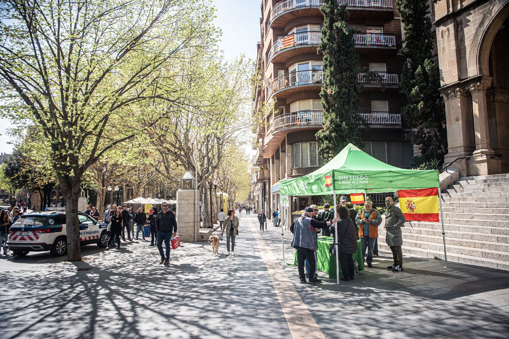 Antifeixistes protesten en l'acte de campanya de Vox a Cris Rei