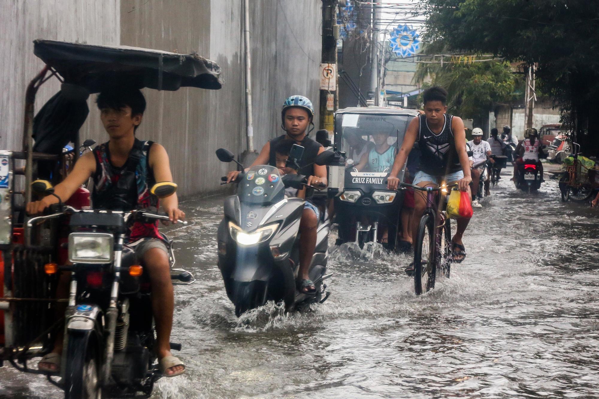 Imagen del paso del tifón 'Doksuri' por Malabon City, Filipinas.