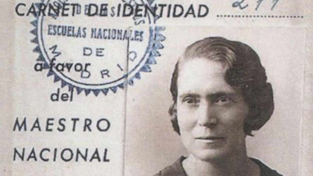 Carnet de mestra de Justa Freire | FUNDACIÓN ÁNGEL LLORCA/MEMORIA.CAT