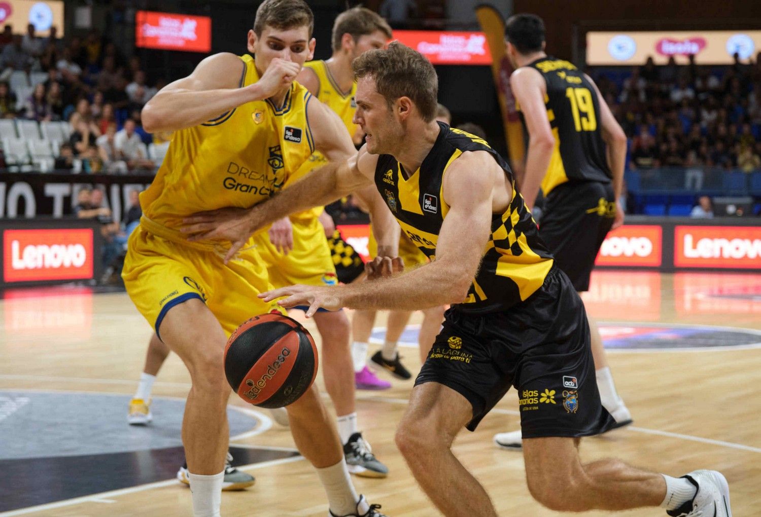 Derbi canario de baloncesto: Lenovo Tenerife 83 - 83 Dreamland Gran Canaria